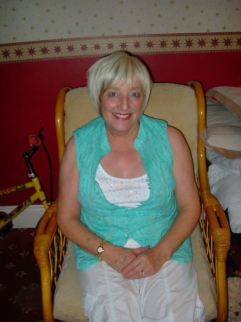 Granny Sex Contacts Luton. morfran67, 73, from Luton, mature Luton granny  sex contacts. Message morfran67