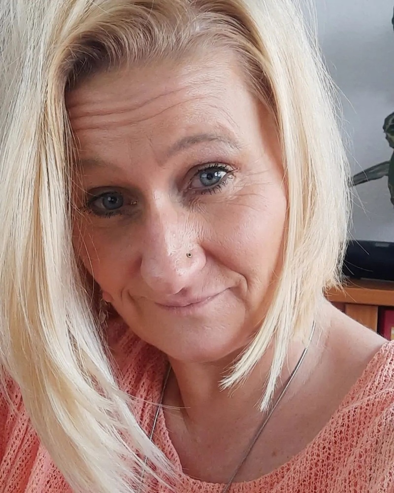 Stratford-upon-Avon Granny Sex Date. Lauren, 45, in Stratford-upon-Avon, granny  sex dating tonight in Stratford-upon-Avon. Join Free and message Lauren now.